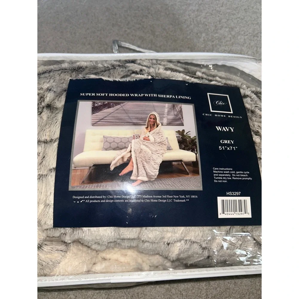 Chic Home Design Wavy Super Soft Hooded Wrap Sherpa Lining Grey HS3297 51x71